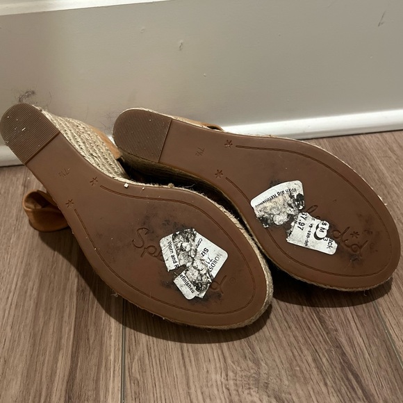 Splendid Tan Wedges - Picture 3 of 3